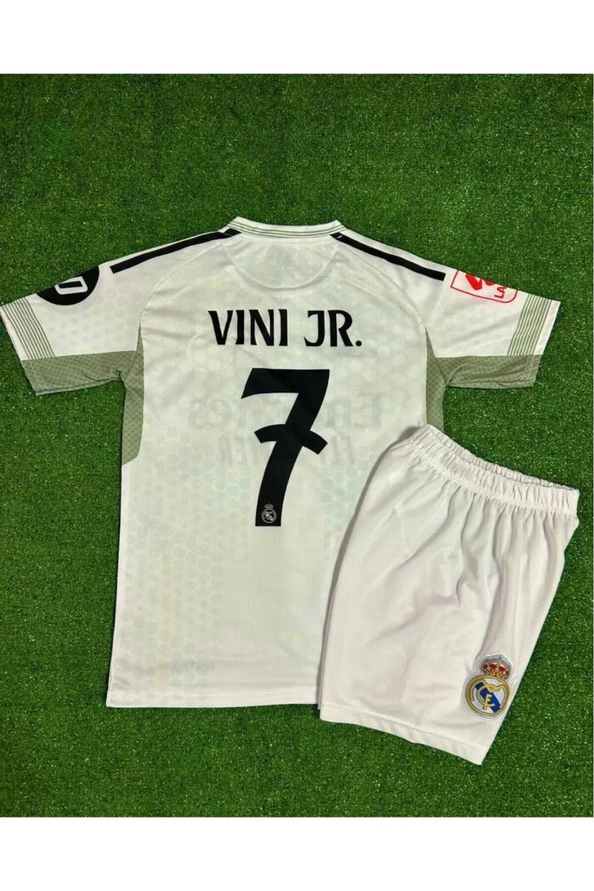 BARBITOS Real Madrid 2025/26 Yeni Sezon Vini jr iç Saha Çocuk Forması 2'li Set