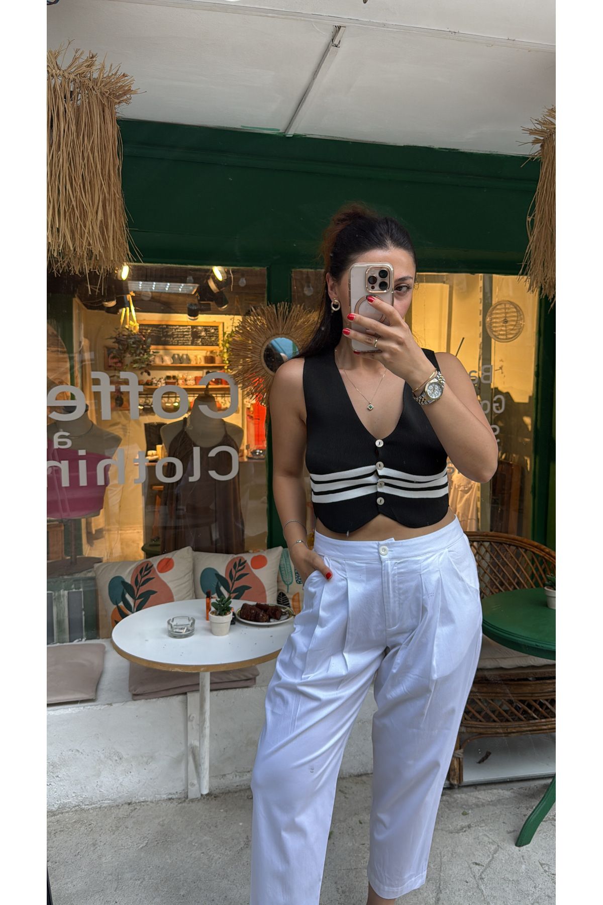 Voga Butik Kadın Beyaz Çizgili Siyah V Yaka Triko Yelek