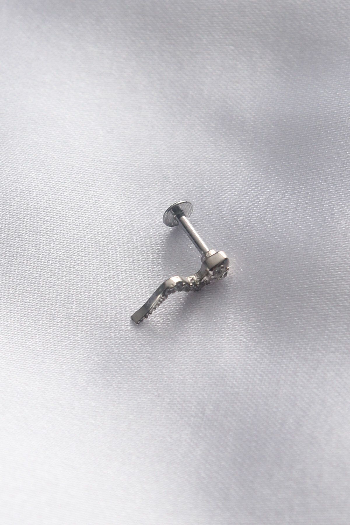 ihtiyaçavm 316L Cerrahi Çelik 6 mm Gümüş Renk Yılan Tragus Piercing - TJ-PR1177