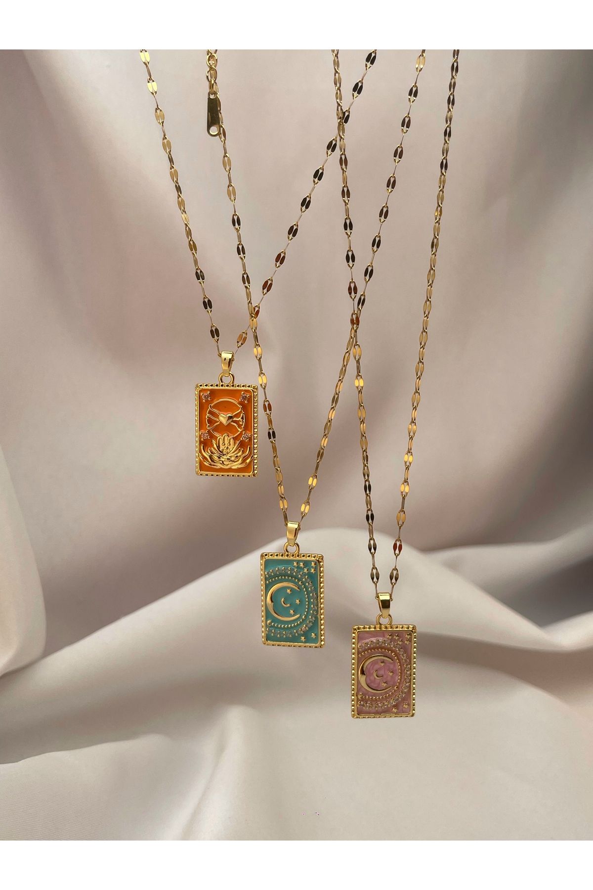 Butik Çelik - Gold Zincirli Pembe Tarot Ay Kolye / 28 cm