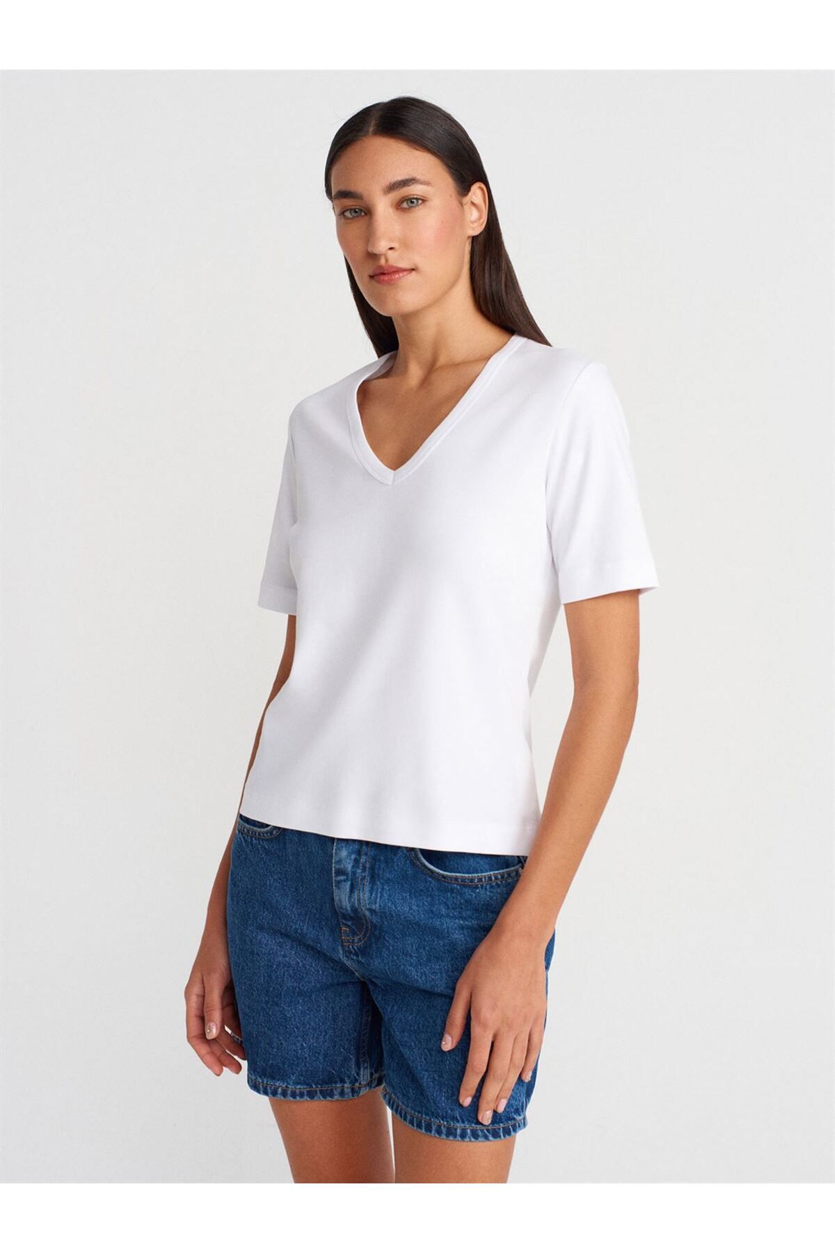 Dilvin 31840 Dilvin V Yaka Kısa Kollu T-shirt