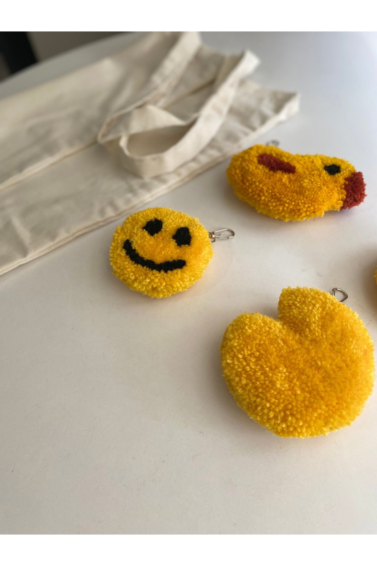 Tuftispalm Emoji Anahtarlık Charm | Farklı hediye fikirleri - Smile Anahtarlık / Çanta dahil değildir