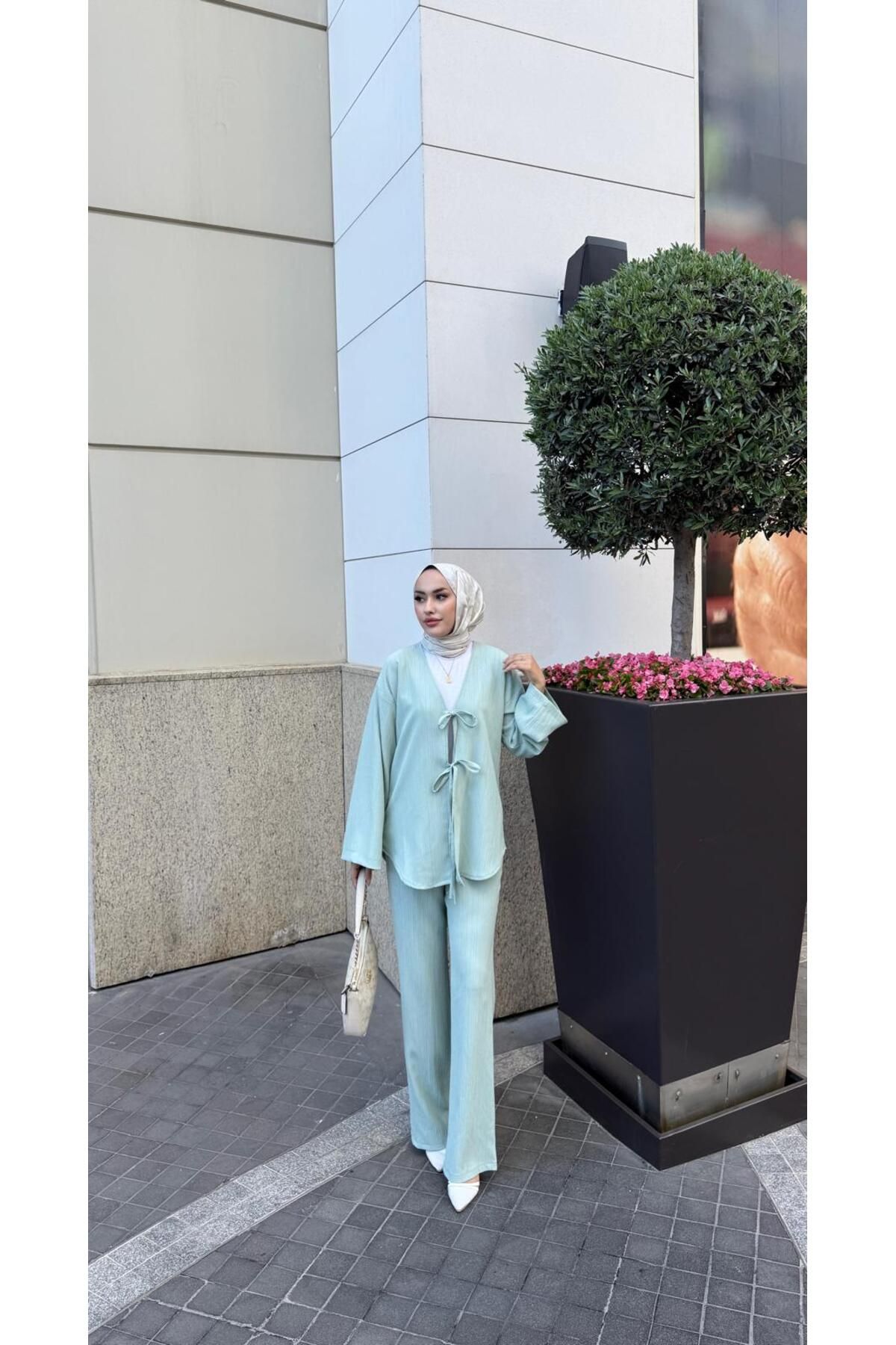 BRN IŞIK TESETTÜR Lina Önü Bağcıklı Kimono Tesettür Takım