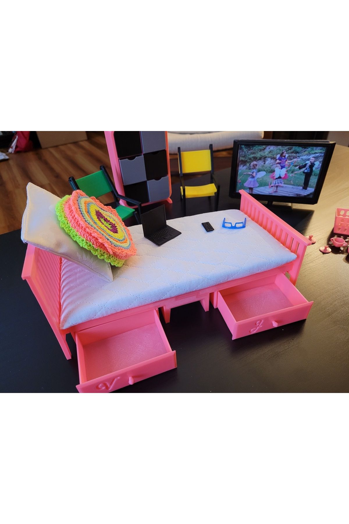Vision Craft Bebek Yatağı - 4 Çekmeceli Ultimate Barbie Yatağı