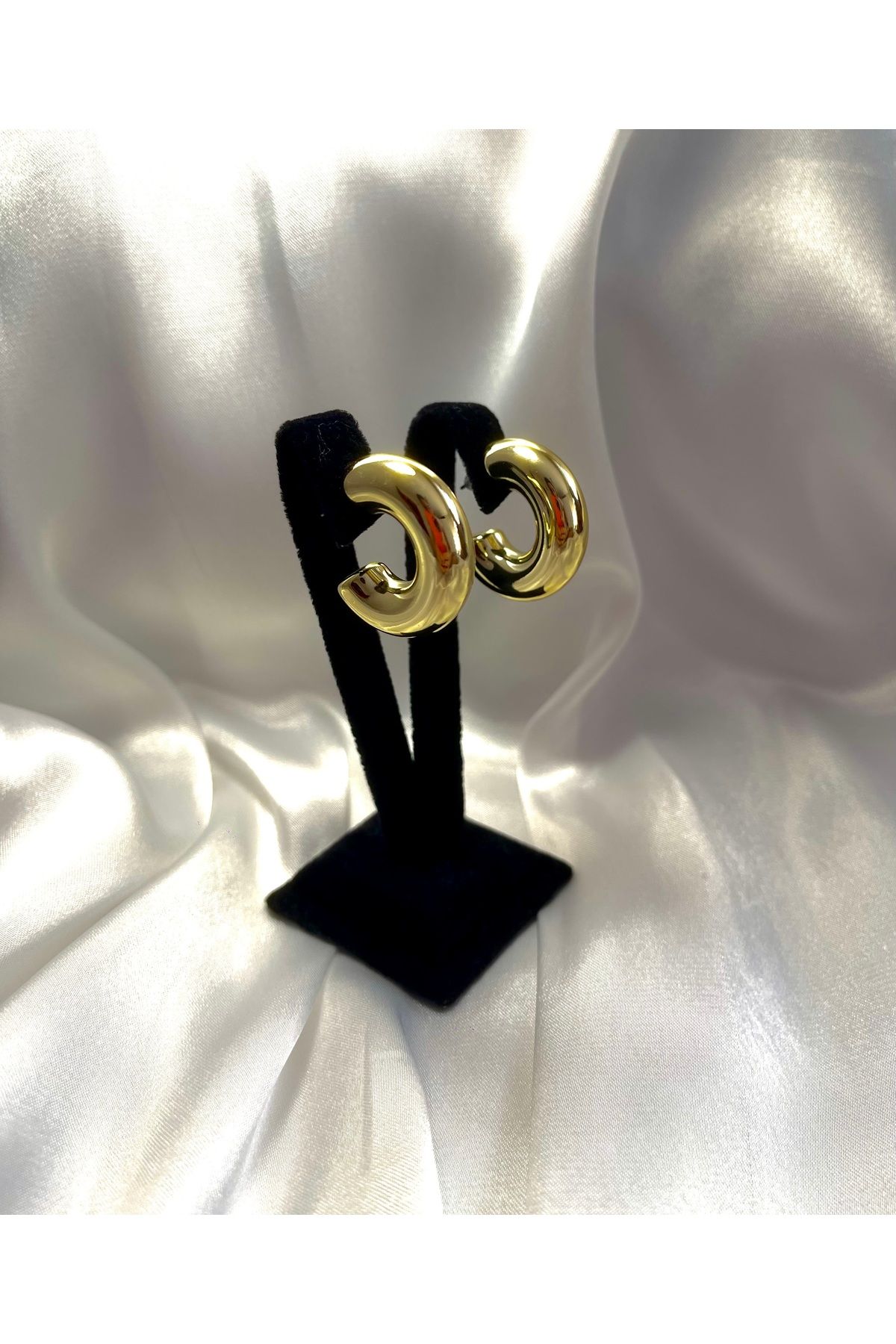 Butik Gold Renk Gözyaşı Damla Çelik Küpe