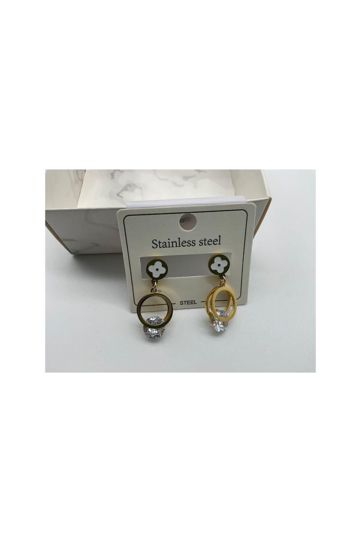 CHIC YUVARLAK TAŞLI GOLD SALLANTI ÇELİK KÜPE