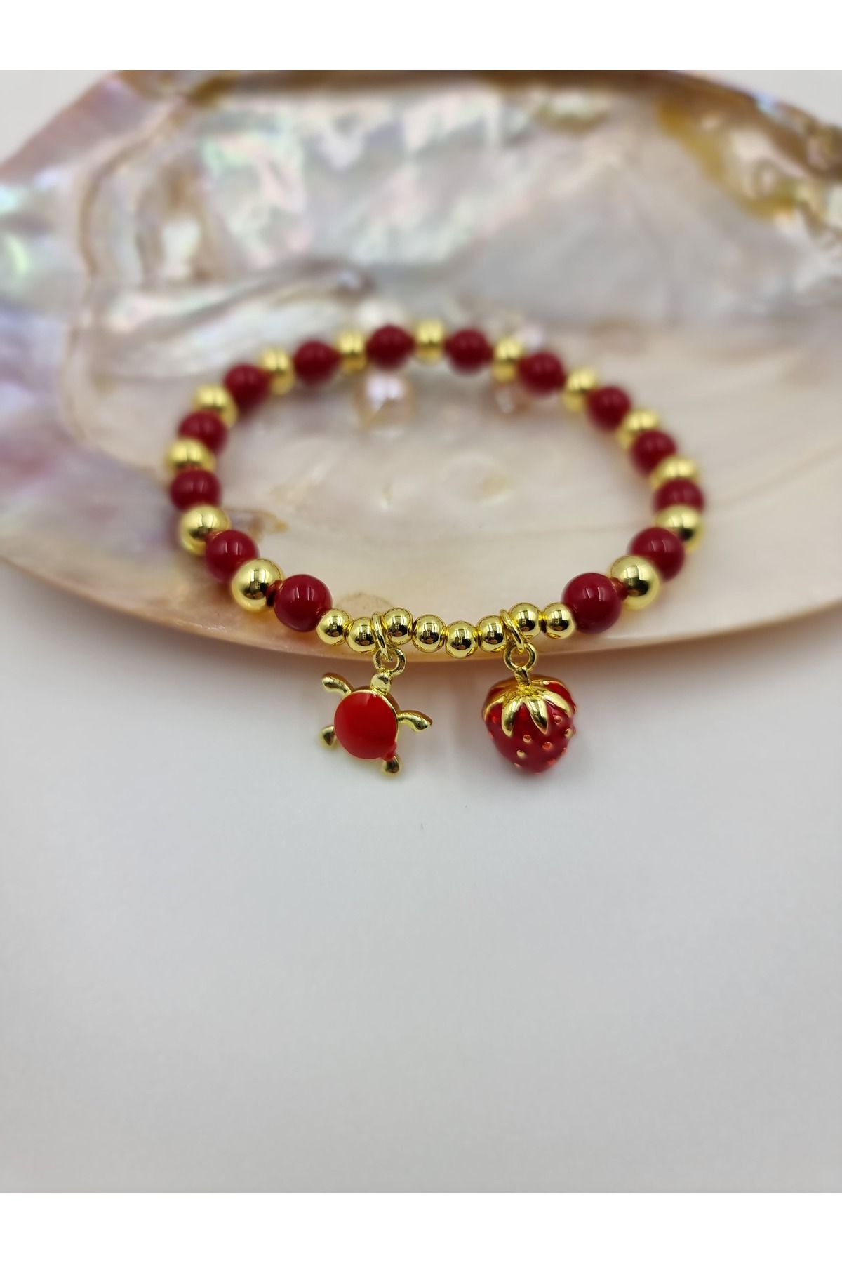MZAtelier Çilek ve Kaplumbağa Detaylı Bileklik