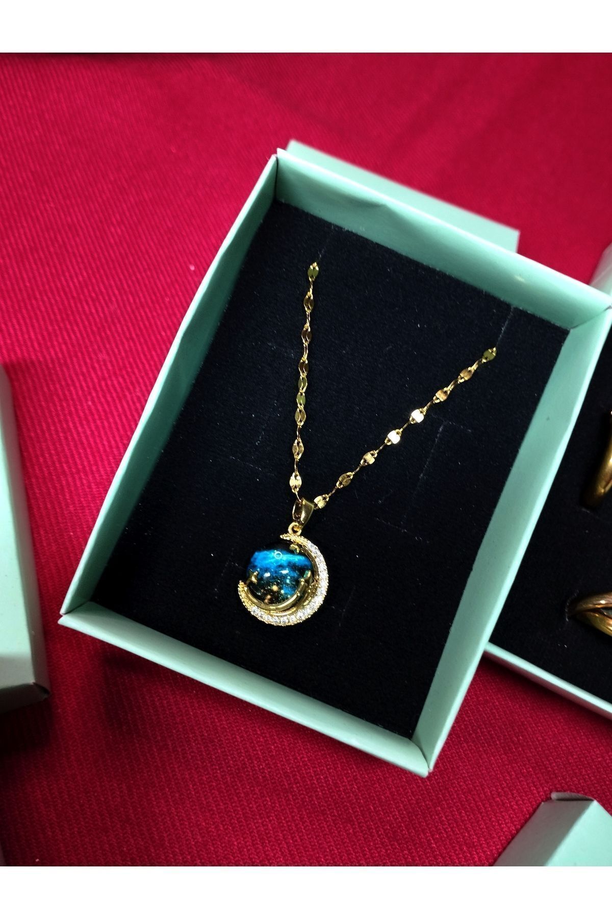 HEDİYEBOHÇAM Kadın 316L Paslanmaz Çelik Gold Zirkon Taşlı Mavi Hilal Dünya Uzay Gezegen Kolye