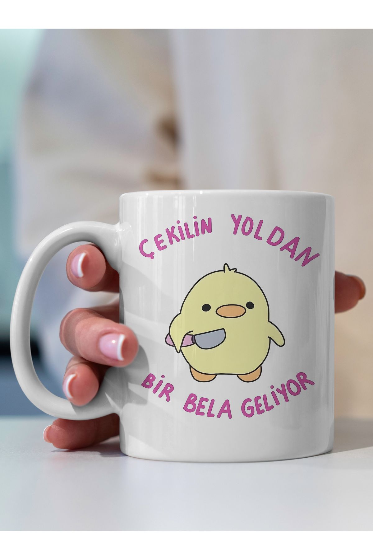 Ayabak Kupa Bardak - Bir Bela Geliyor Yazılı Desenli Kupa Bardak - Hediyelik Kupa Bardak