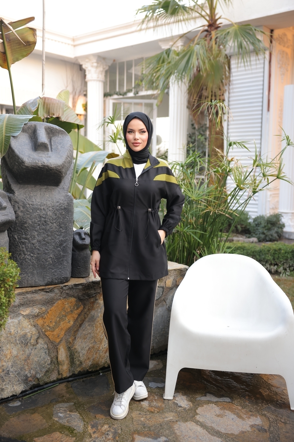 Wovi Hijab Women's Tracksuit Set