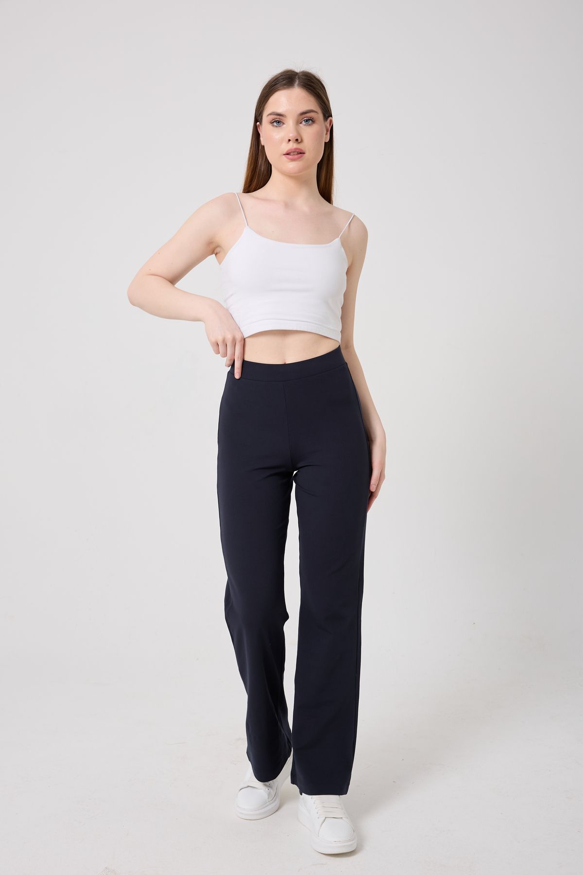 Miss couture İspanyol Paça Likralı Pantalon. Yüksek Kemer Yapısı ve Full Esnek Kumaştan Üretilmiştir