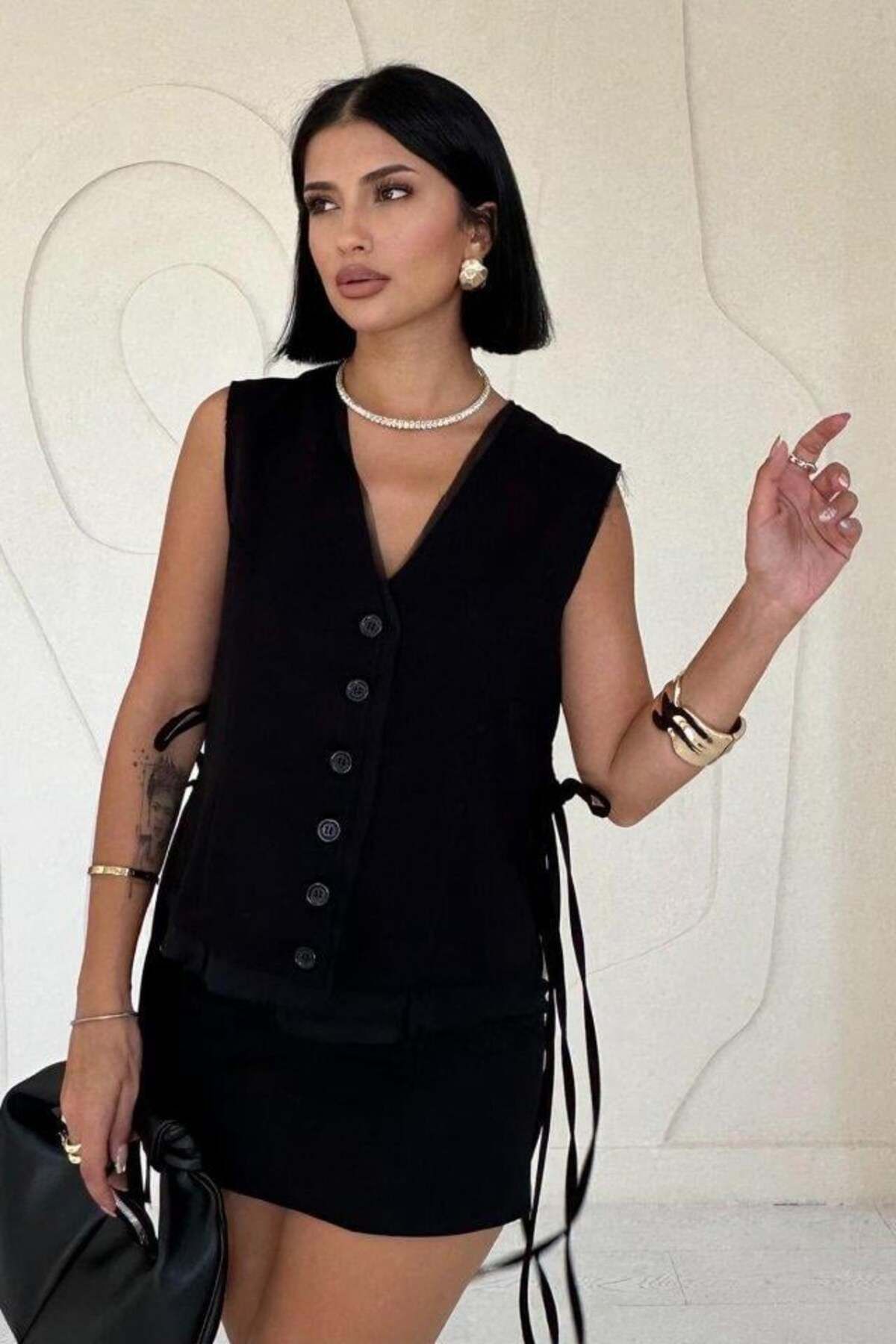 modamtn Siyah Yanları Bağcıklı Yelek