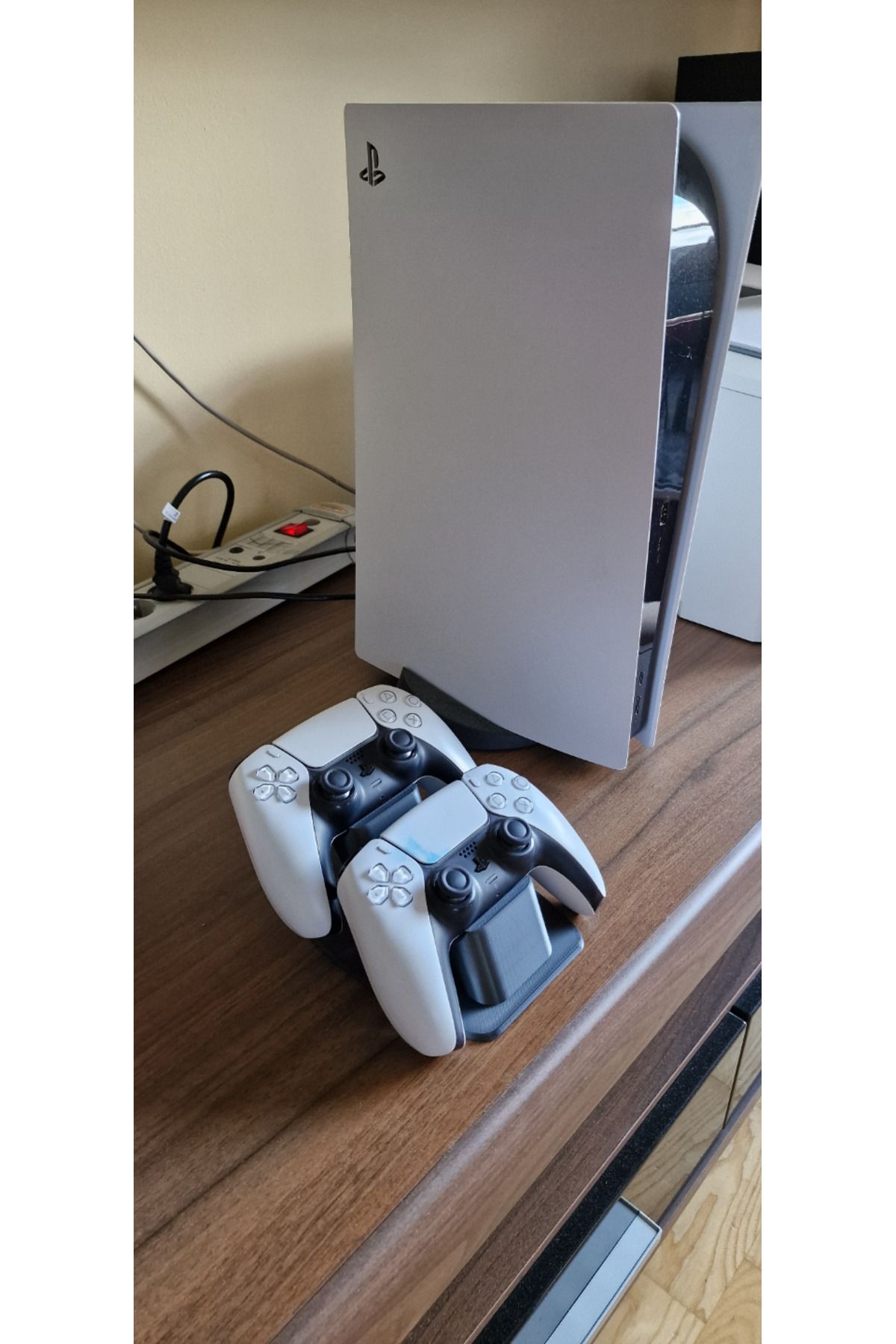Mutu Store Çift PS5 Kontrol Ünitesi Standı - 3d Baskı,Şık Ve Fonksiyonel Tasarım