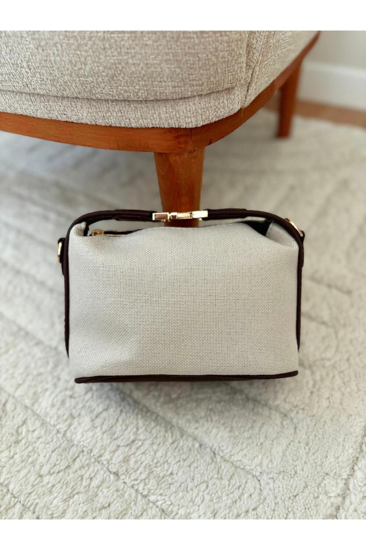 Z&M COLLECTION BAG SHOPPİNG Kilit Detaylı Fermuar Kapamalı El ve Omuz Kullanımına Uygun Kadın Baget Çanta
