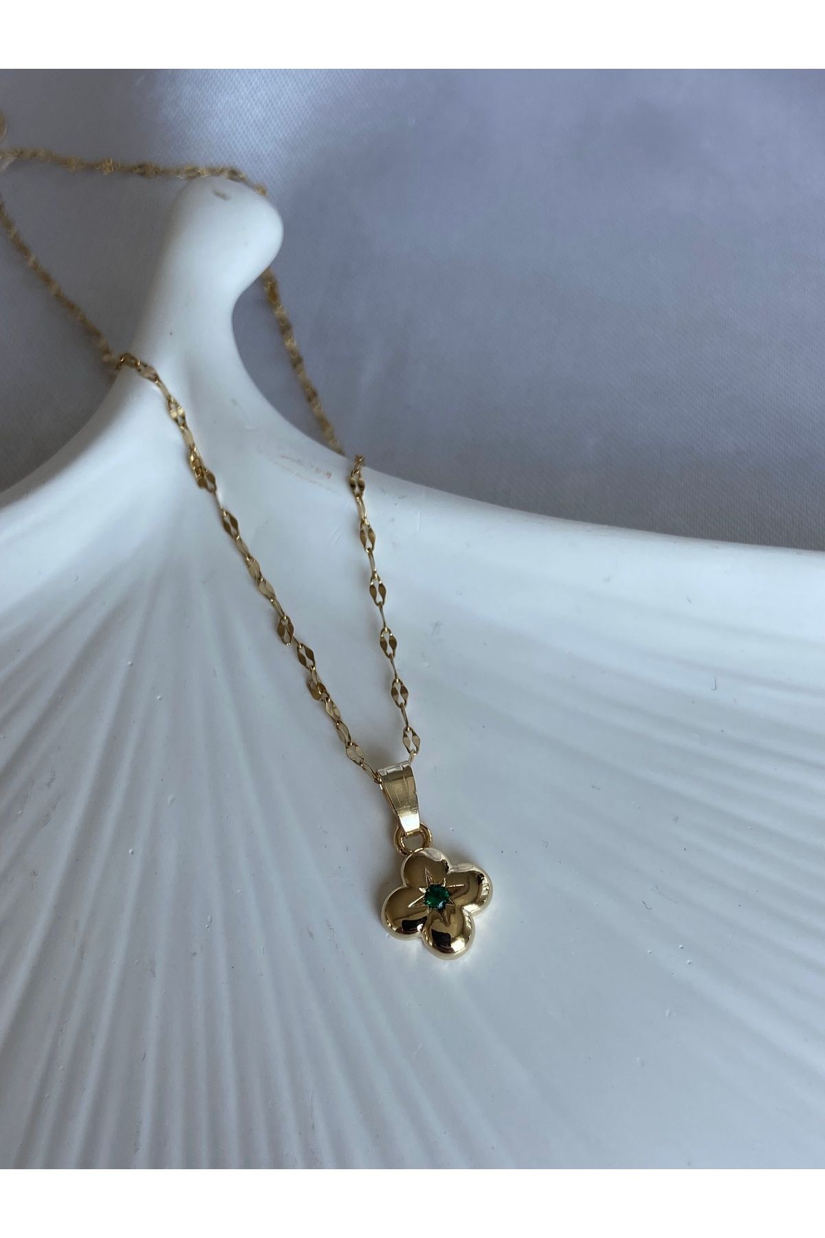 LEMARİZ COLLECTİON Yeşil Taşlı Çiçek Kolye