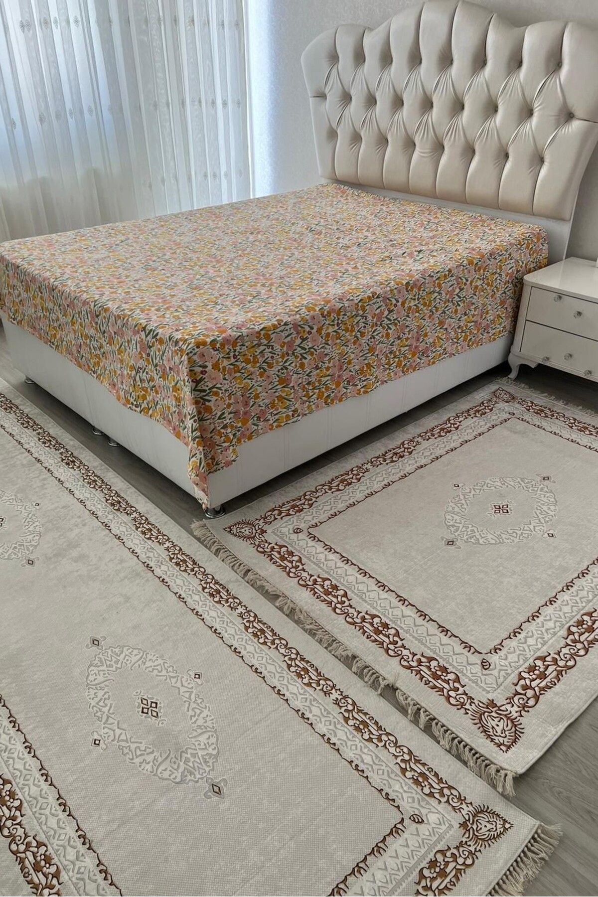 CENTER AVM Beyaz Gold Halı Makinede Yıkanabilir Kaymaz Taban Halı Yatak Odası Halısı