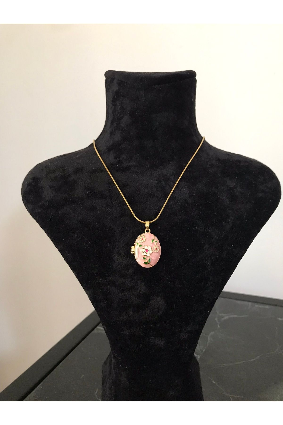 shop ÇİCEK DESENLİ PEMBE TONLARINDA PARLAK ALYA KOLYESİ AÇILIR KAPANIR (RESİM KOYULABİLİR) ÇELİK KOLYE