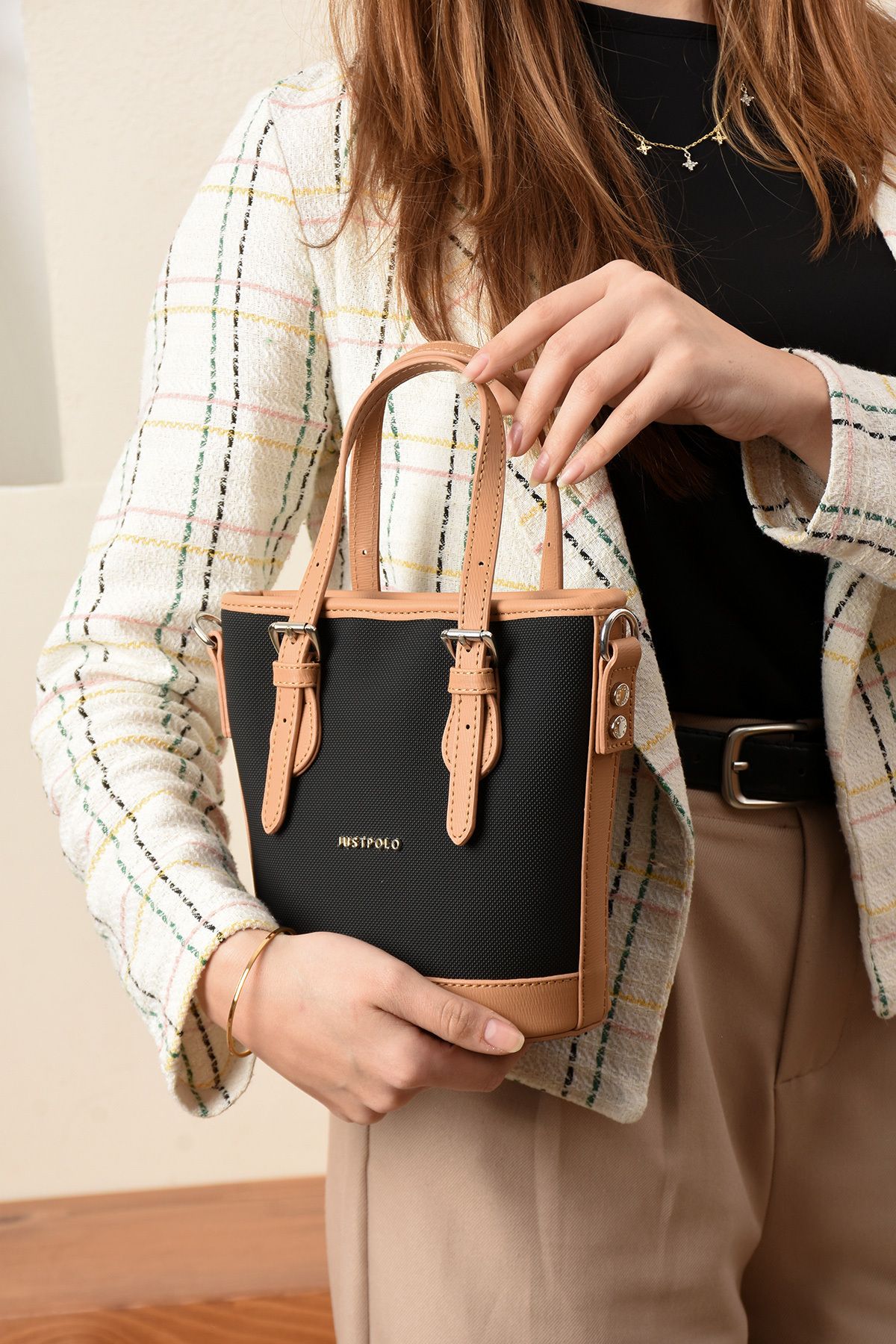 Just Polo Üsküp 6053 LK Suni Deri Ayarlanır Askı Kadın Çapraz Ve El Çantası (Ebat:En 19 x Boy 19 Cm)