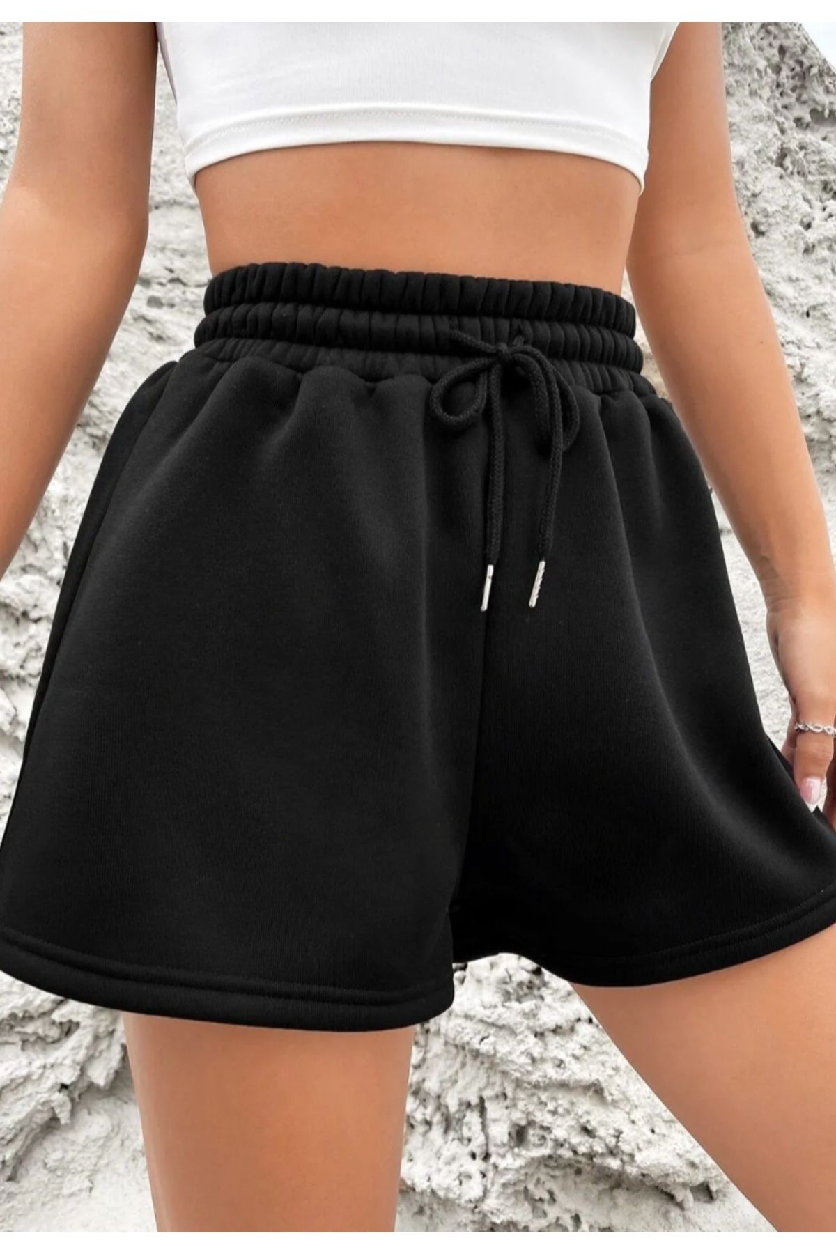 Foola Moda Basic Siyah Şort – Günlük ve Rahat Stil en garantisi ile