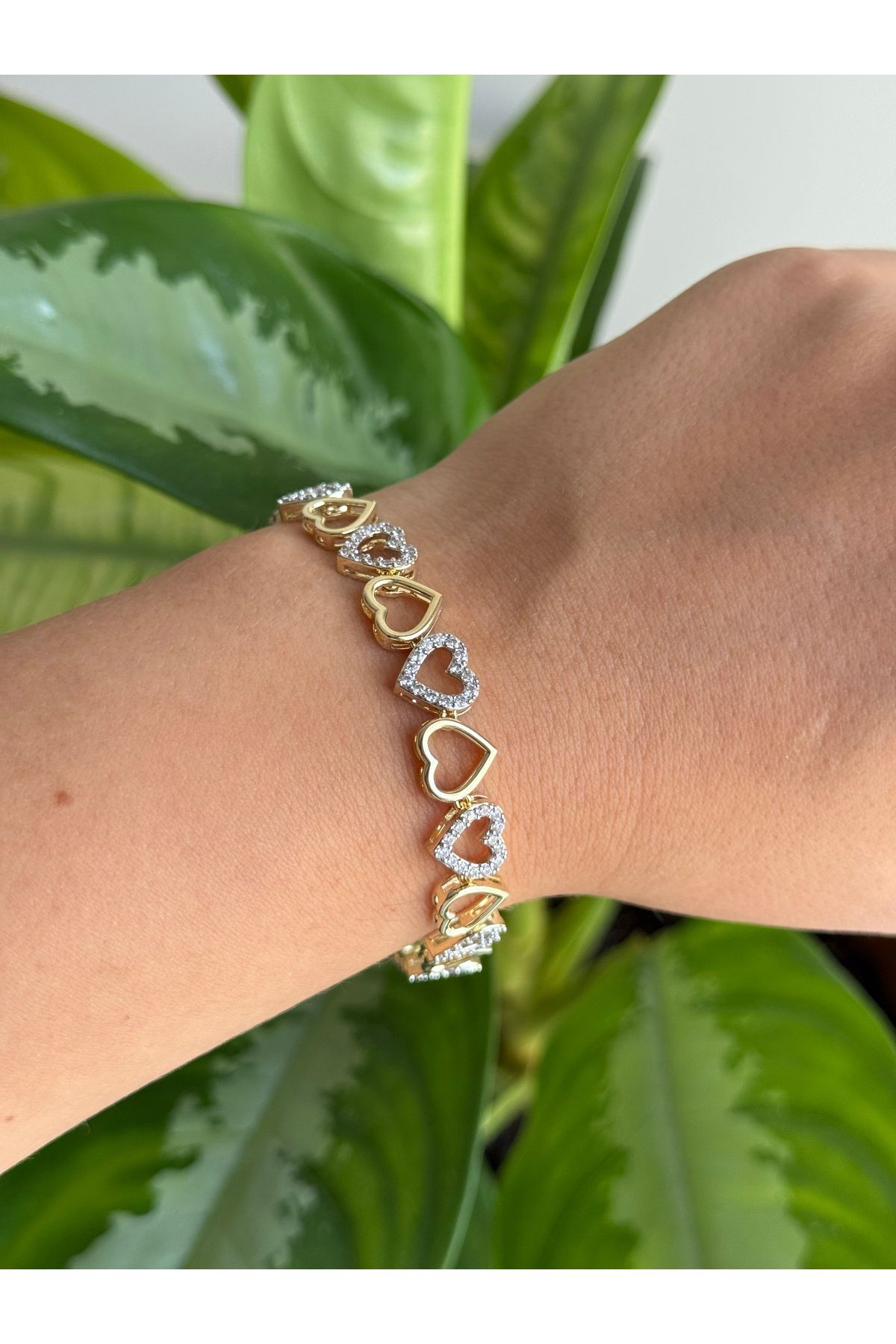 JEWELRY Özel Seri Altın Renkli Kalpli Sıralı Zirkon Taşlı Sıralı Rodyum Kaplama VIP Bileklik 17cm+2cm