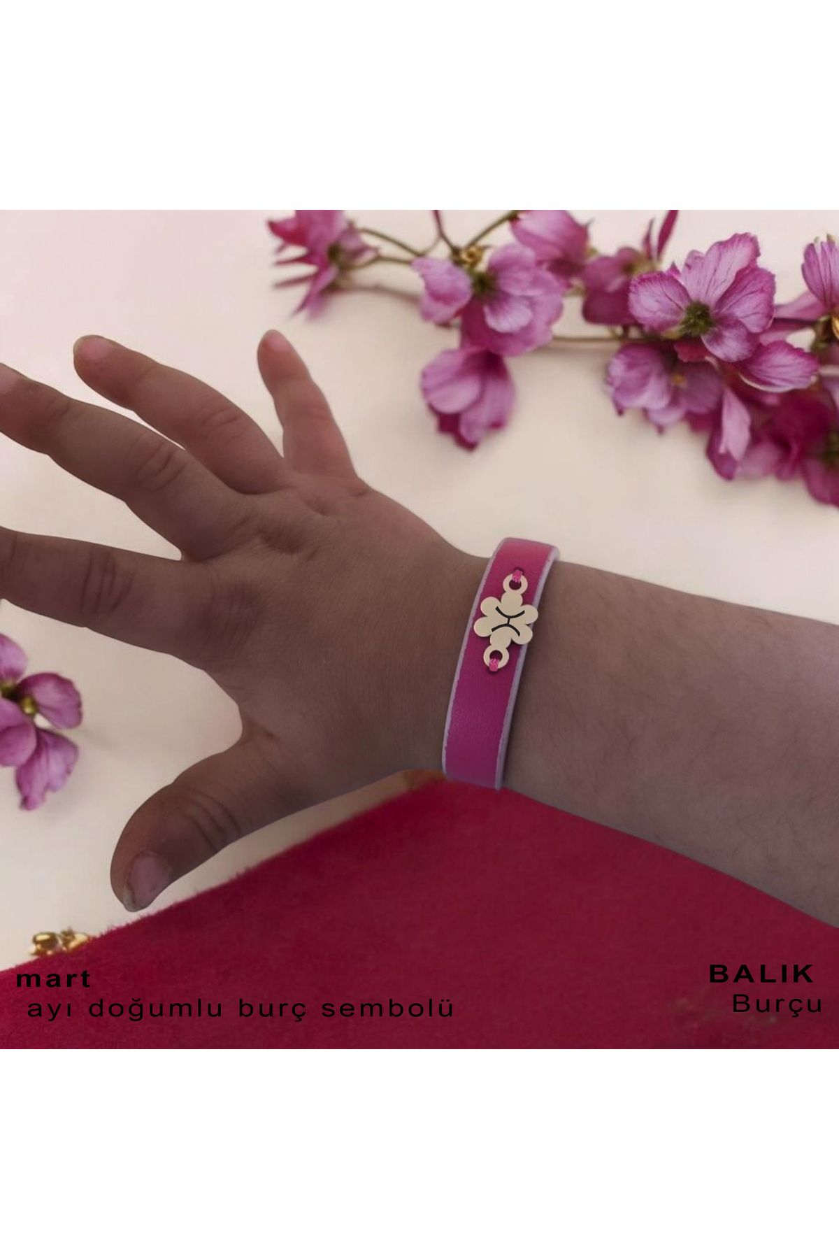 ARCHINO GOLD Mart Ayı Doğumlarına Doğal Pembe Derili Çiçek Motifli 14 Ayar Altın Plakalı Hediye Bileklik-383ay