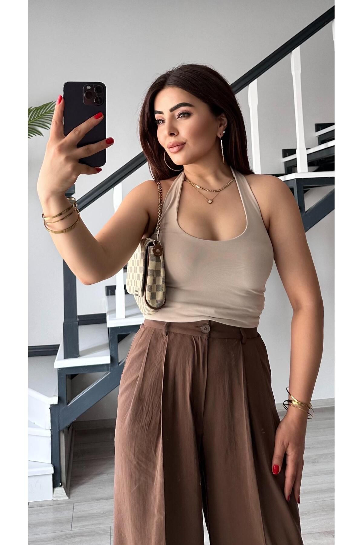 Oslove Taş Halter Yaka Boyundan Geçme Bluz