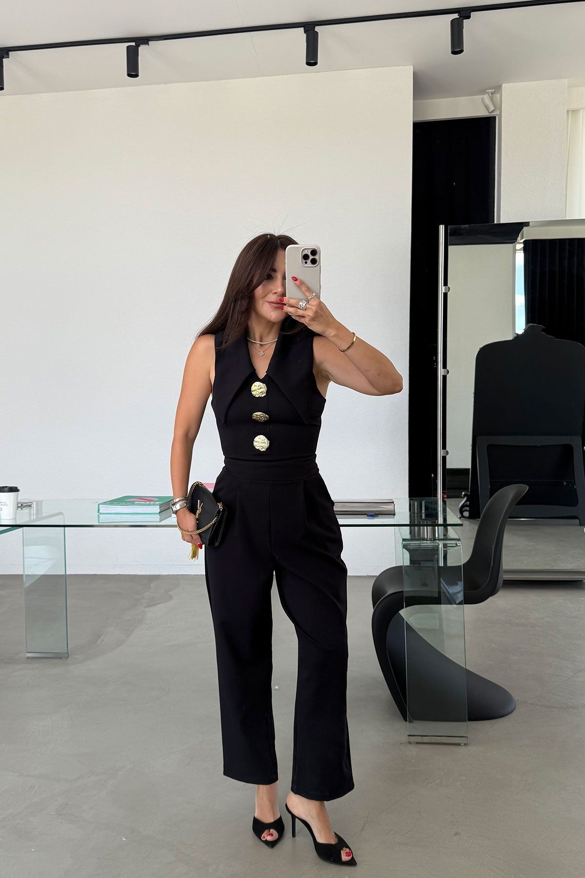 Özge Özgenç Gold Düğmeli Önlük Yaka Tulum