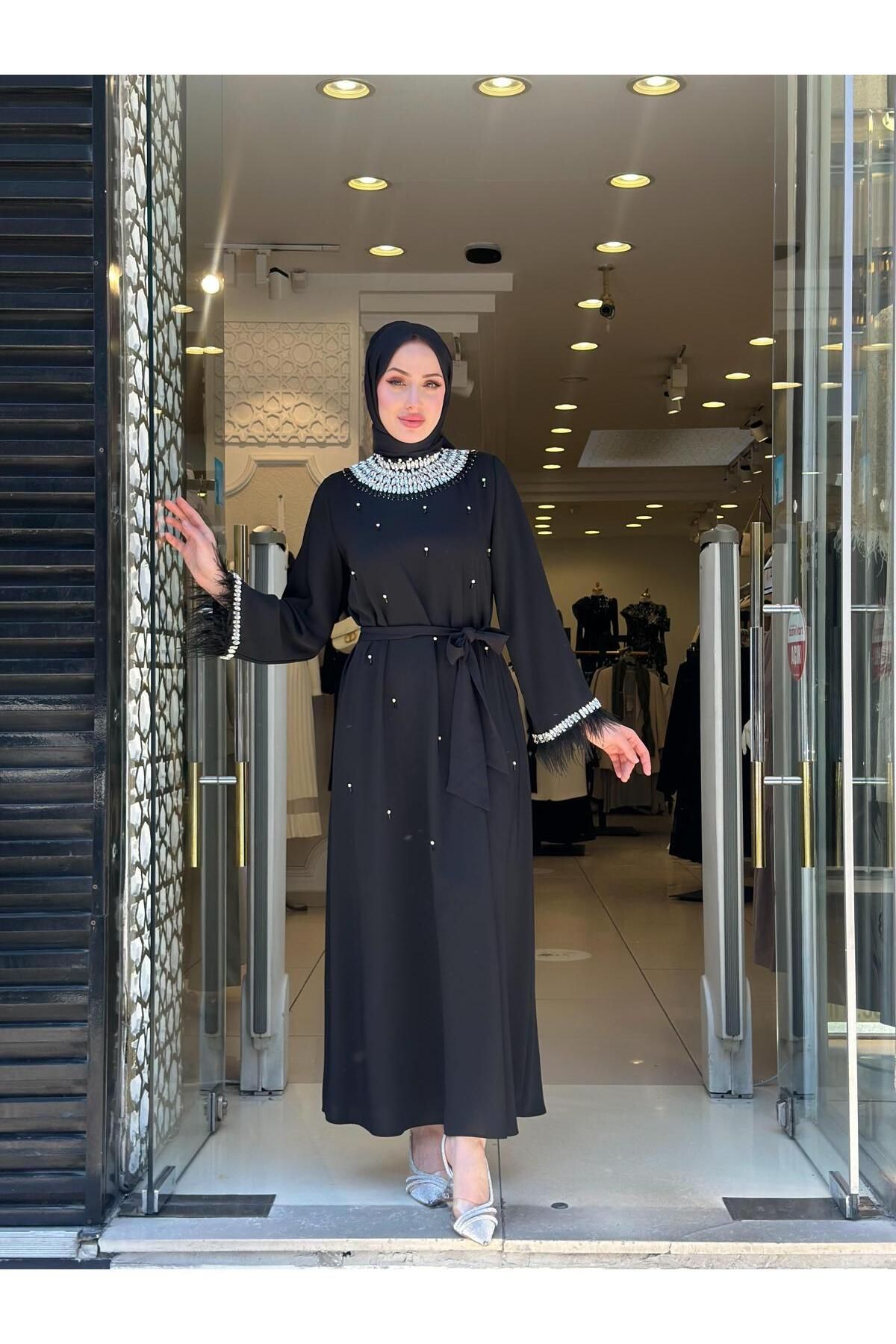 MODA YAKA TAŞ İŞLEMELİ ELBİSE