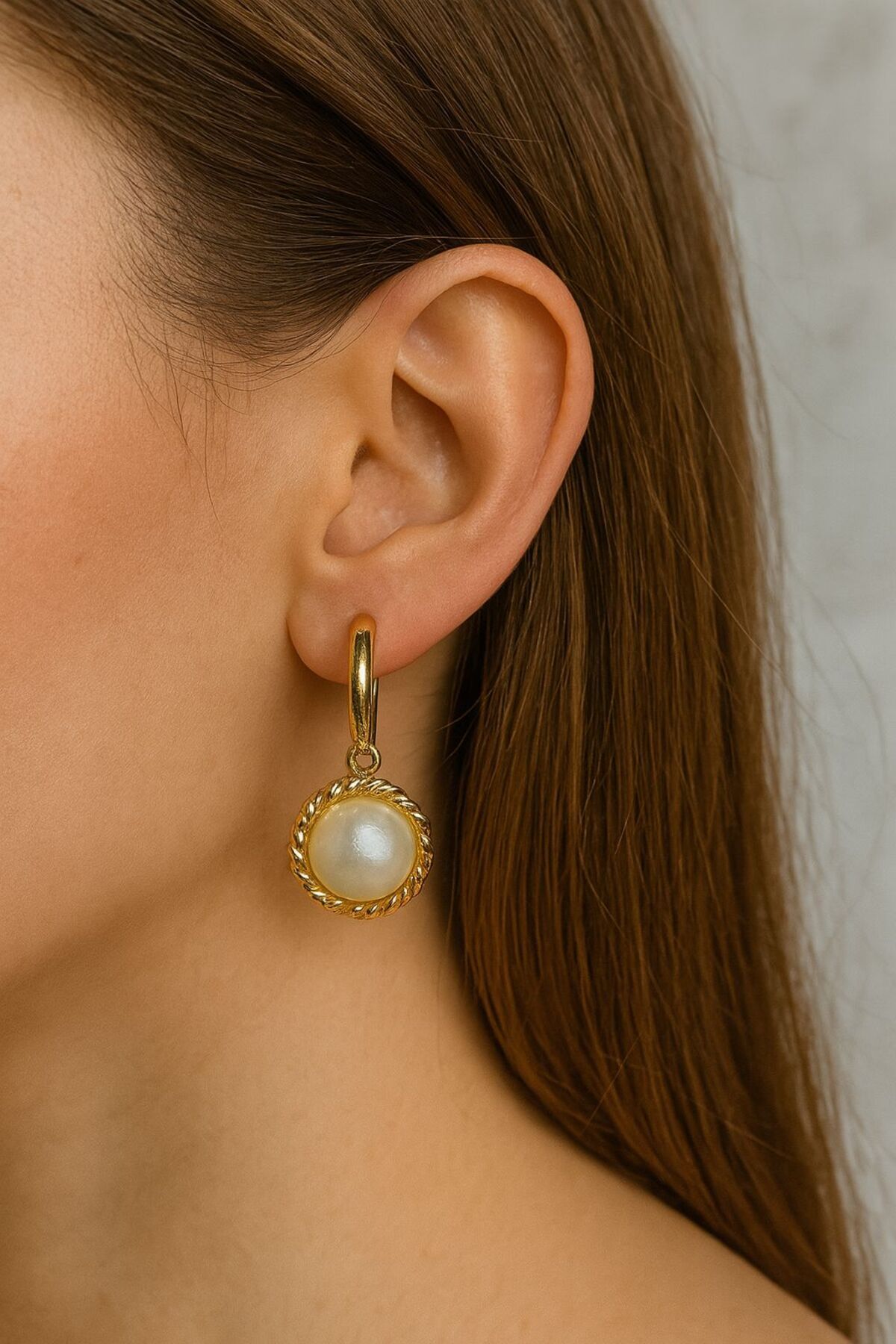 Store Sarmal Sallantılı Çelik Küpe