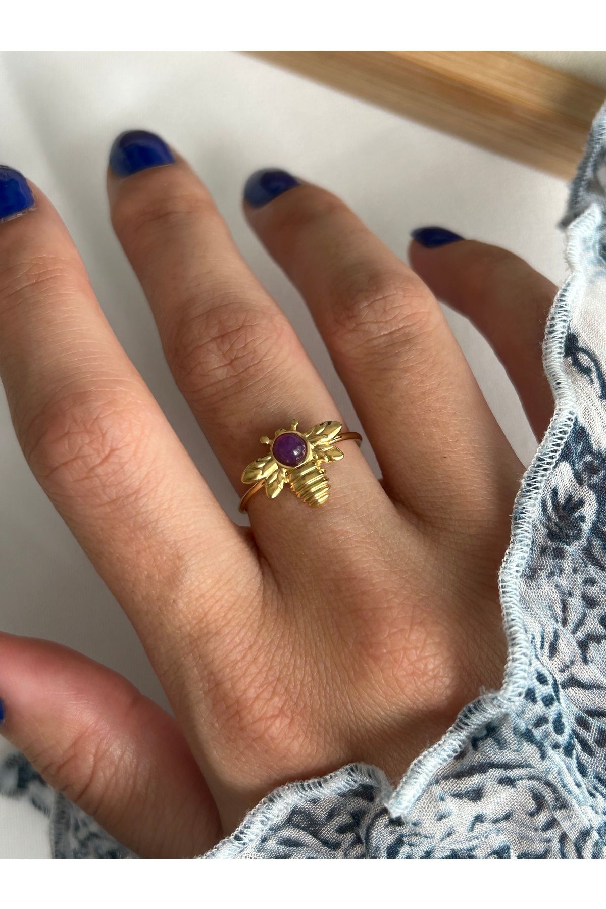 ringbox Çelik Kararmaz Mor Taşlı Arı Yüzük
