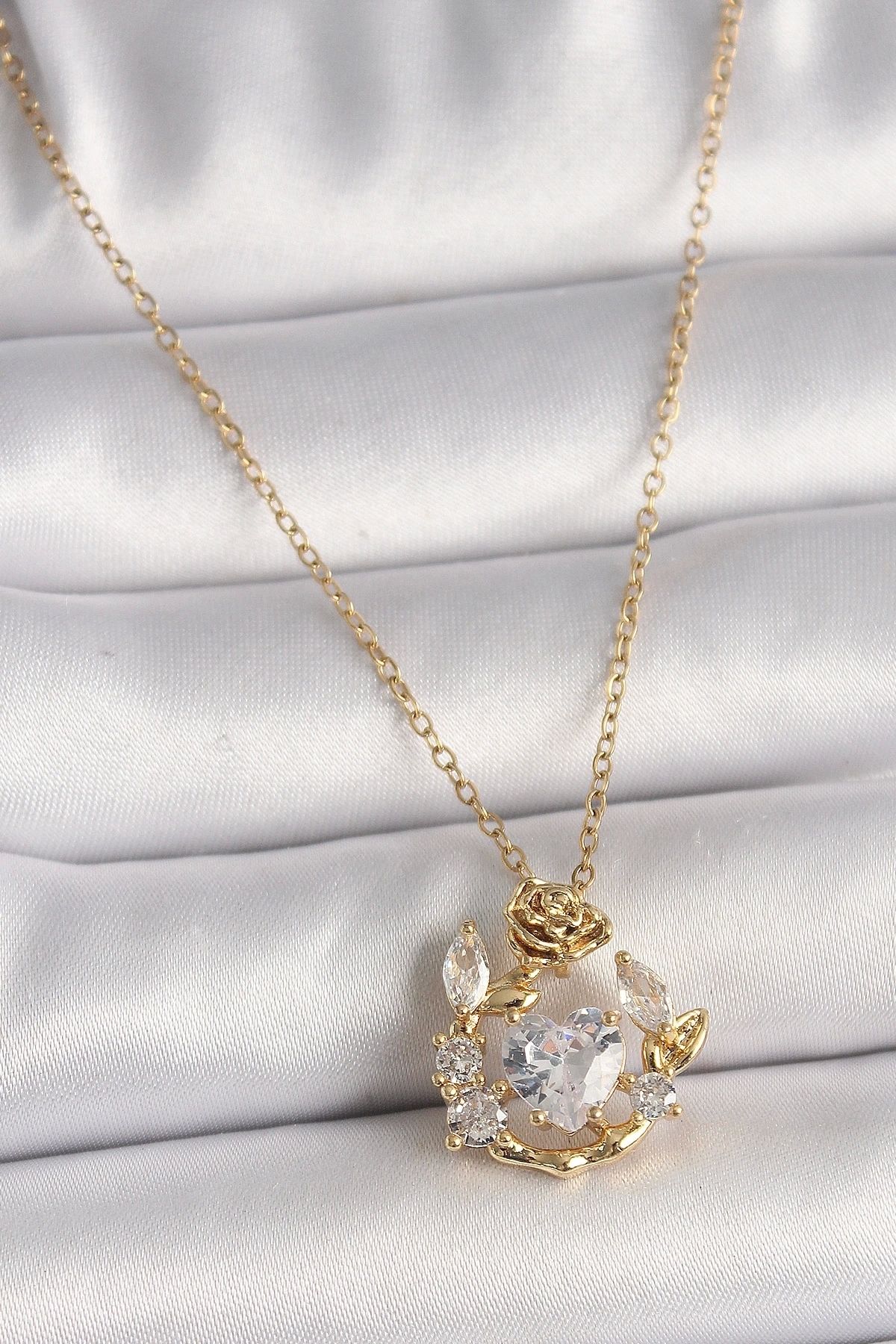 shopwave 316L Çelik Gold Renk Zincir Zirkon Taşlı Kalp Model Gül Detay Kadın Kolye