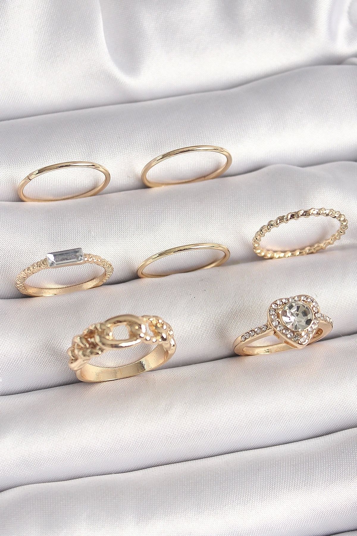 shopwave Pirinç Gold Renk Zirkon Taşlı Kalp Figür Düğüm Detay Kadın Yüzük Kombini
