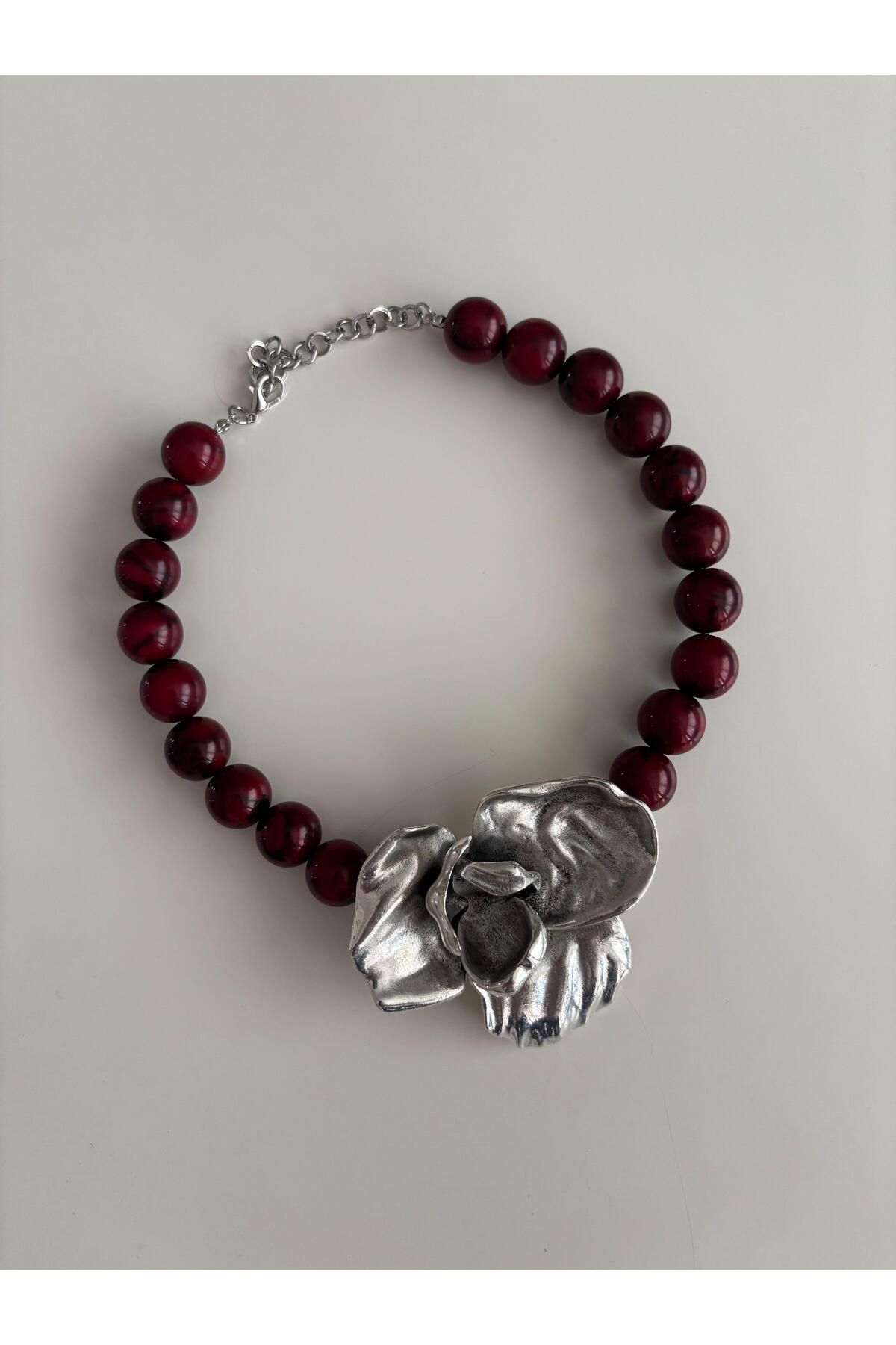 Trevi Accessories Marka Bordo Boncuk Gümüş Çiçekli Kolye