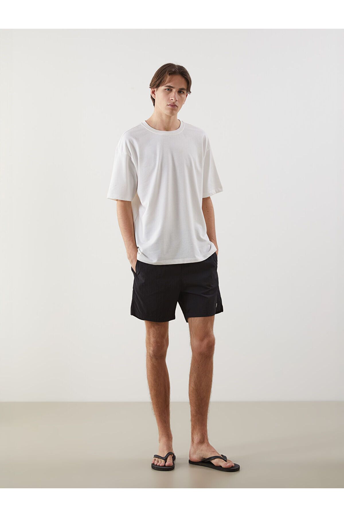 LC Waikiki Kısa Boy Basic Erkek Deniz Şortu