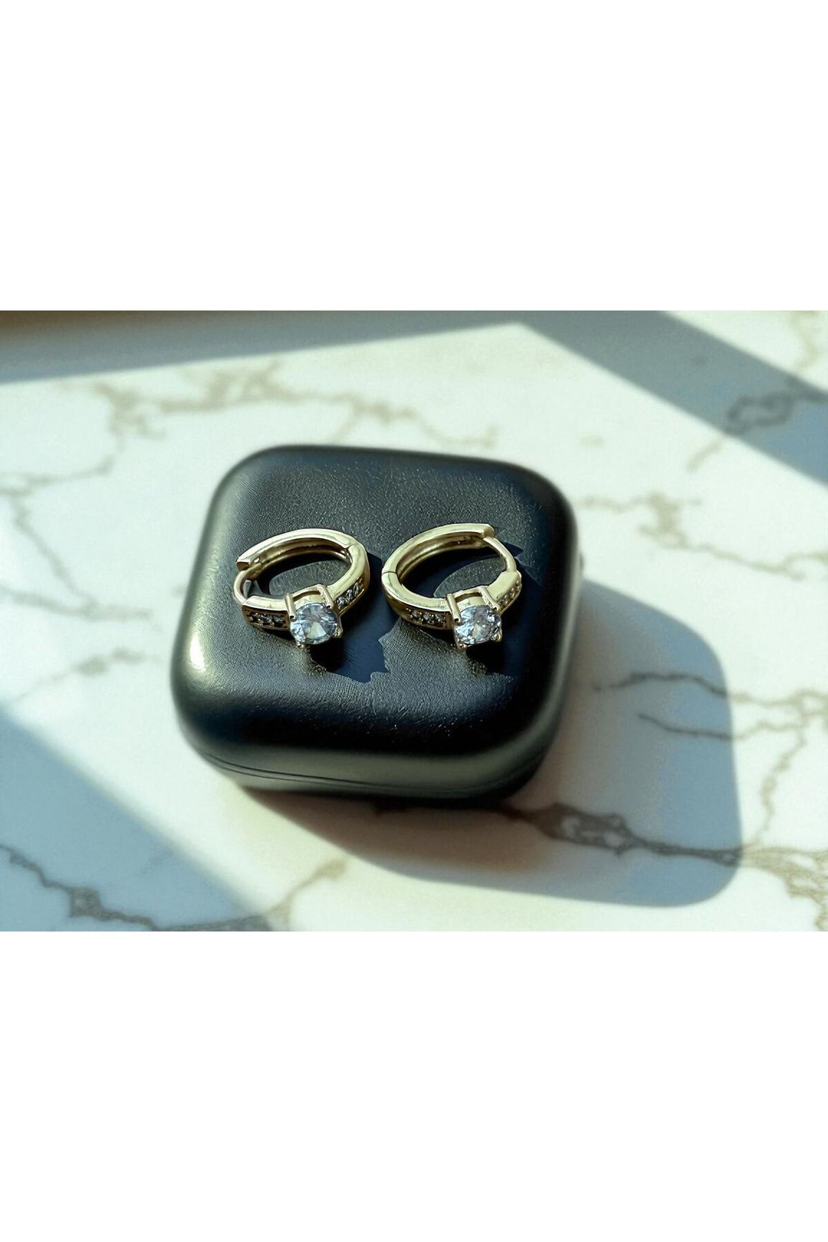 AKMNY BOUTIQUE Xuping Gold Rengi Zirkon Taşlı Küpe