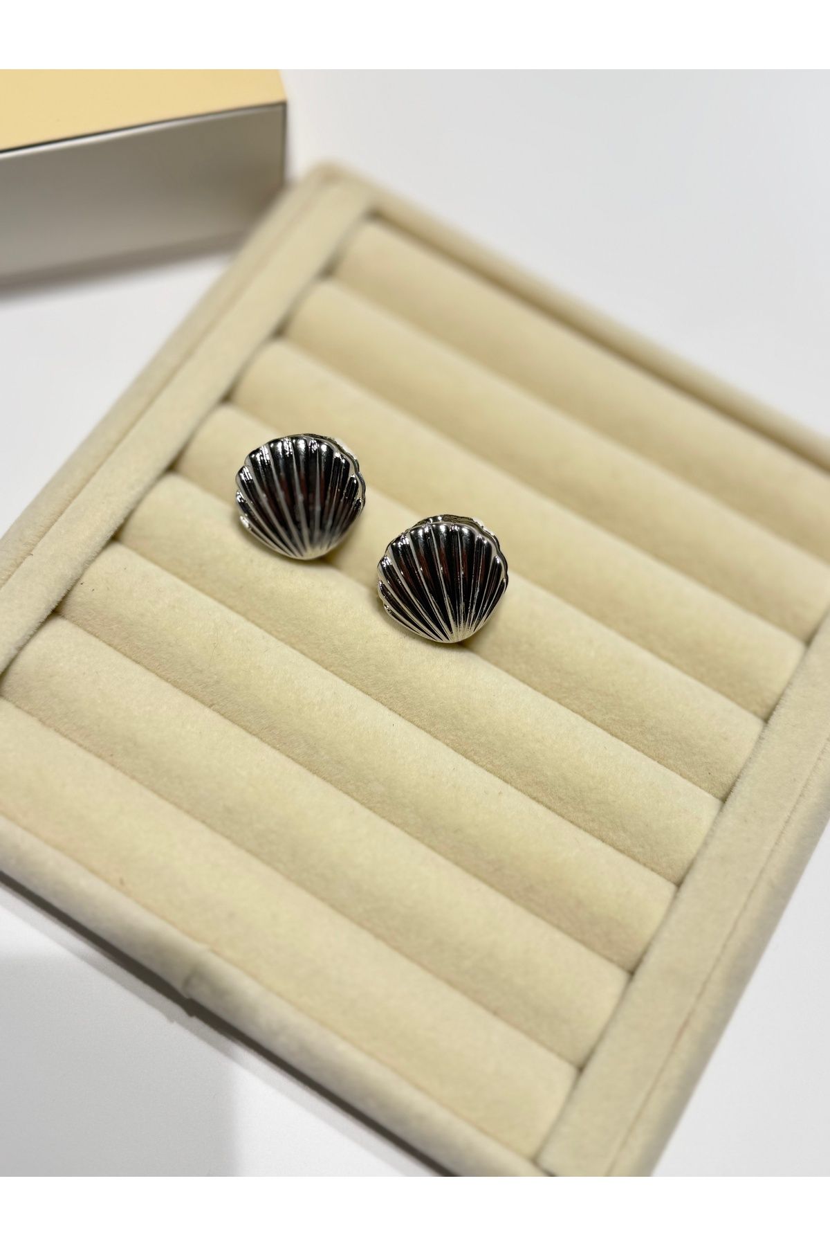 Laquila Jewellery Midye Kabuk Küpe