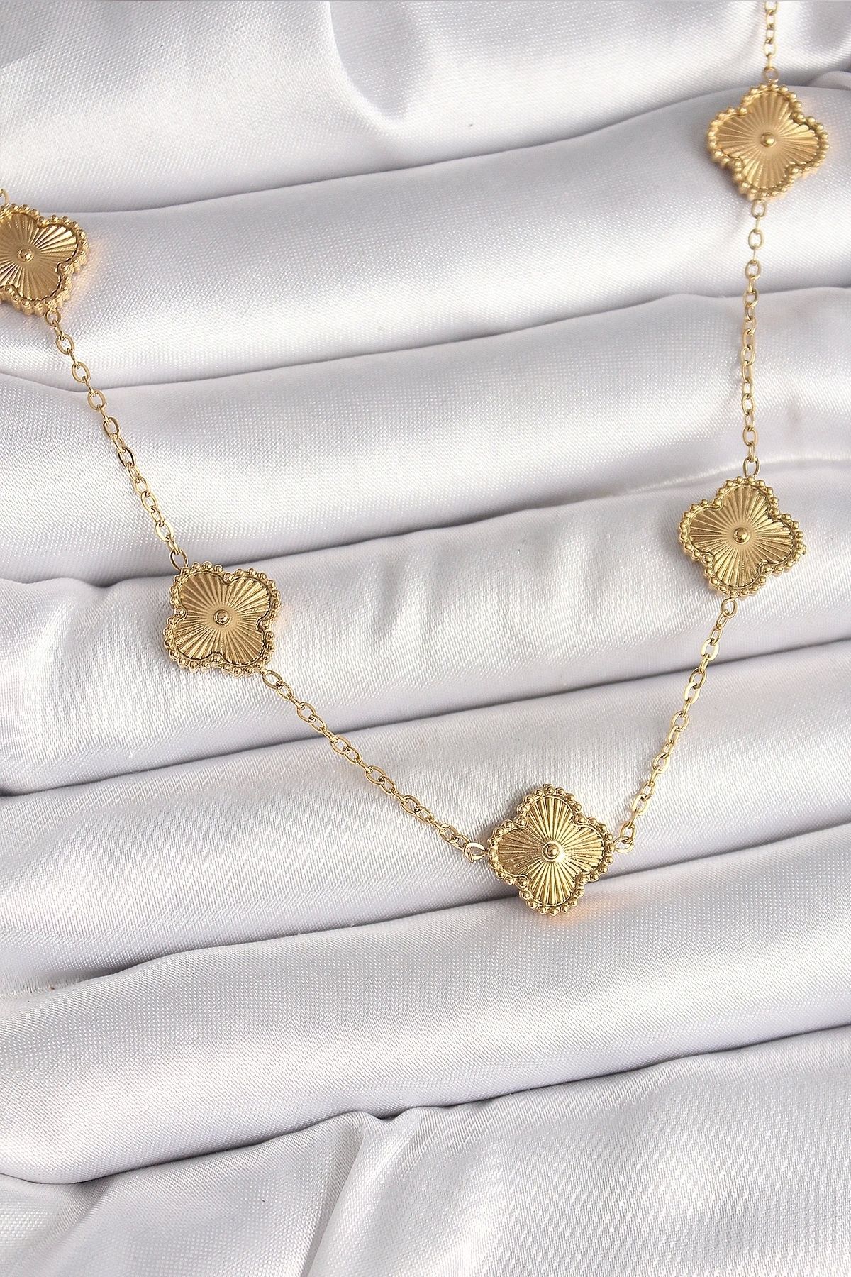 shopwave 316L Çelik Gold Renk Zincir İşlemeli Yonca Model Kadın Kolye