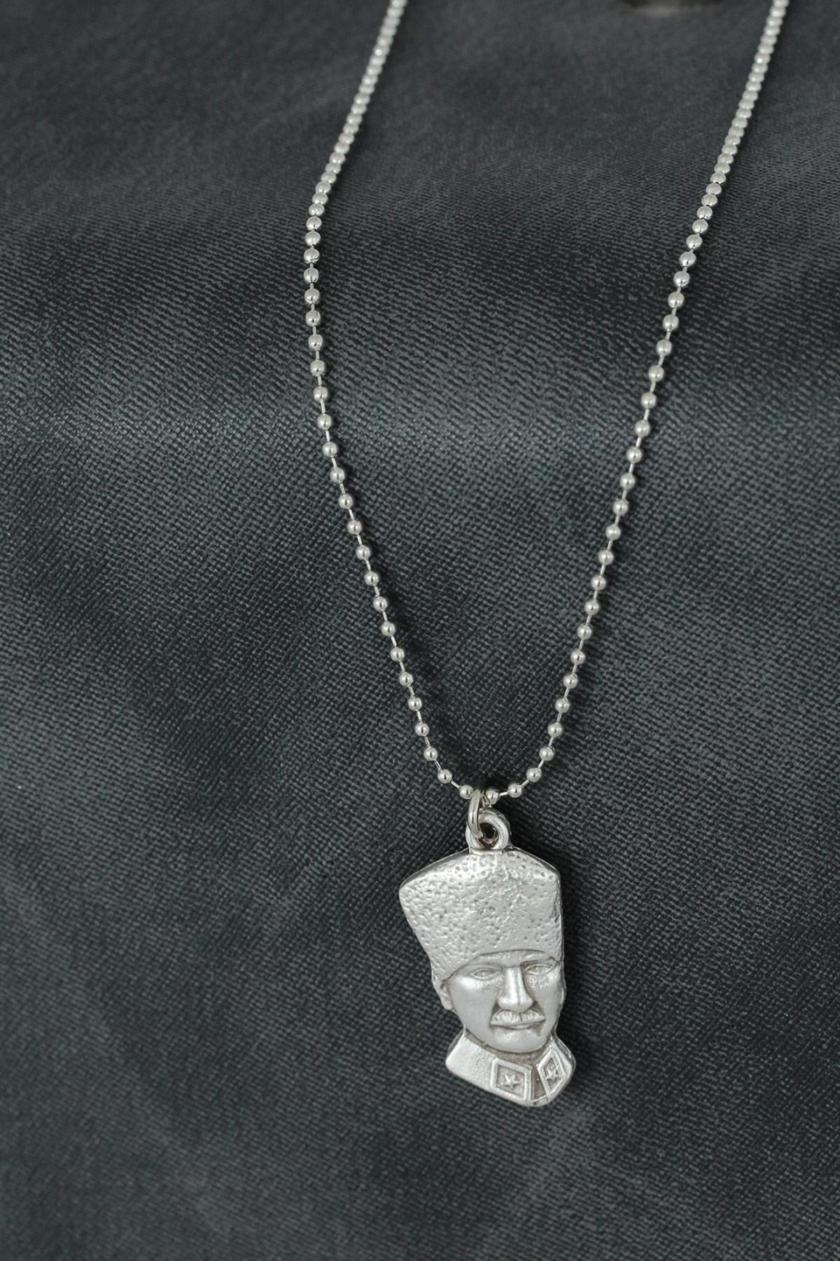 Celira Atatürk Figürlü Metal Erkek Kolye