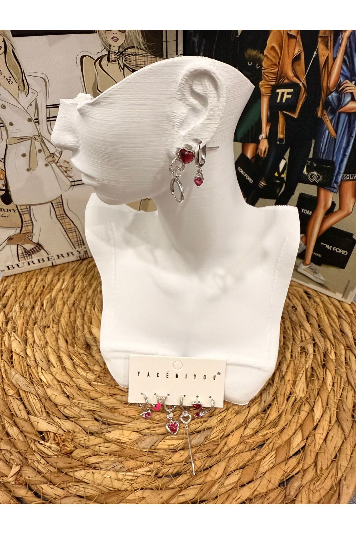 MODA TT Çelik gümüş kalpli küpe coklu
