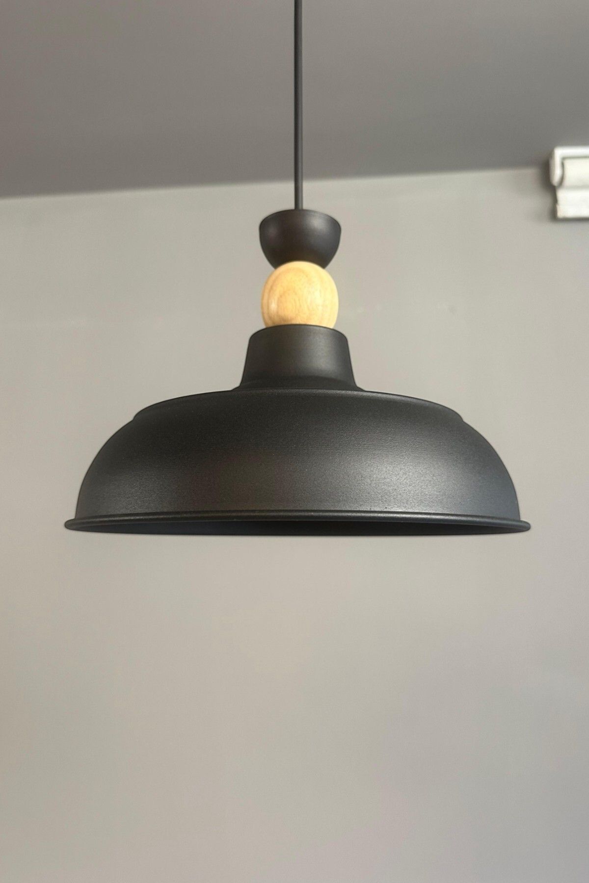 Bamyum Doria Siyah Tekli Ahşap Kafa Başlık Avize Retro Sarkıt Ofis Showroom Salon Mutfak Avizeleri