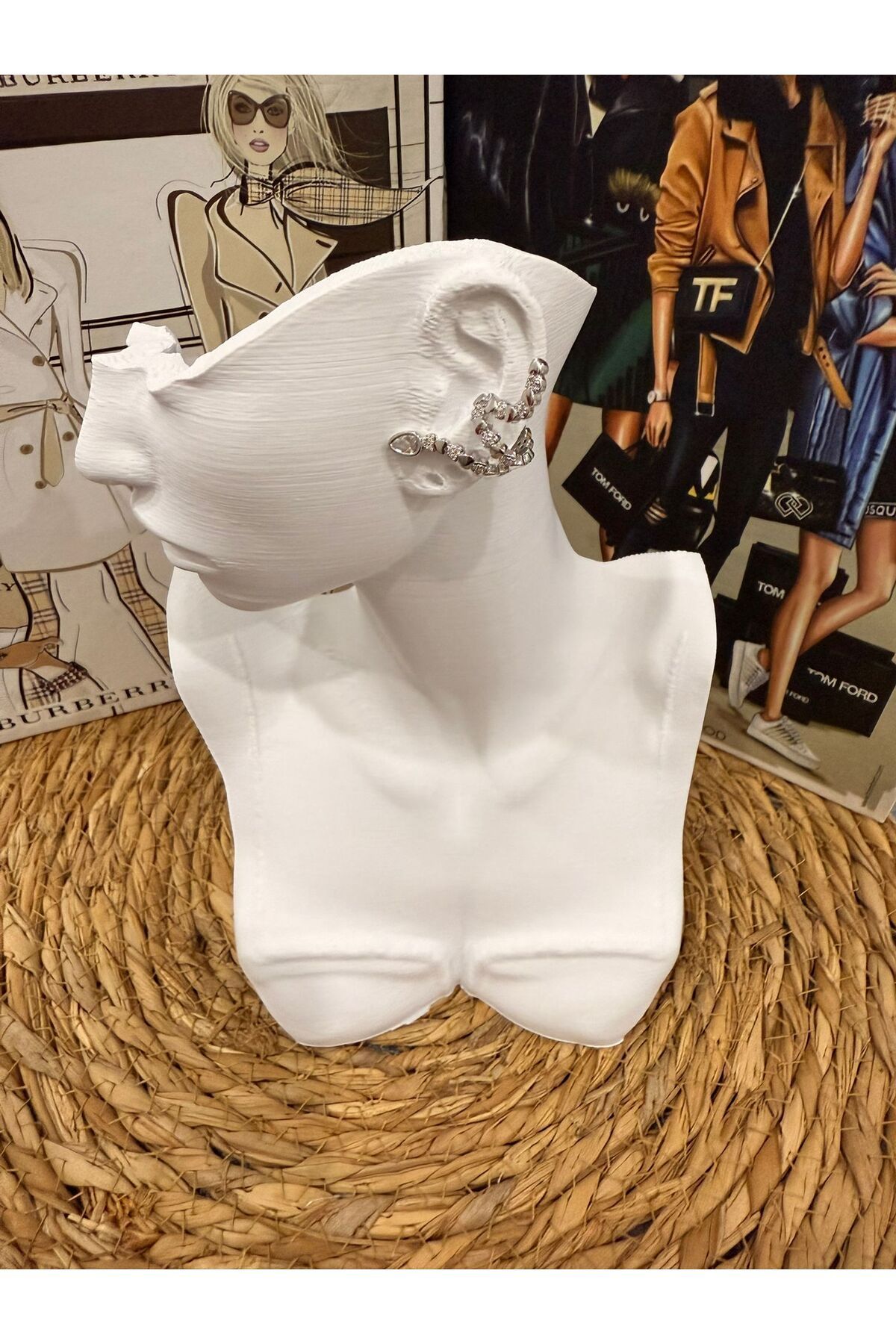 MODA TT Sıkıştırmalı yılan figürlü kıkırdak küpe