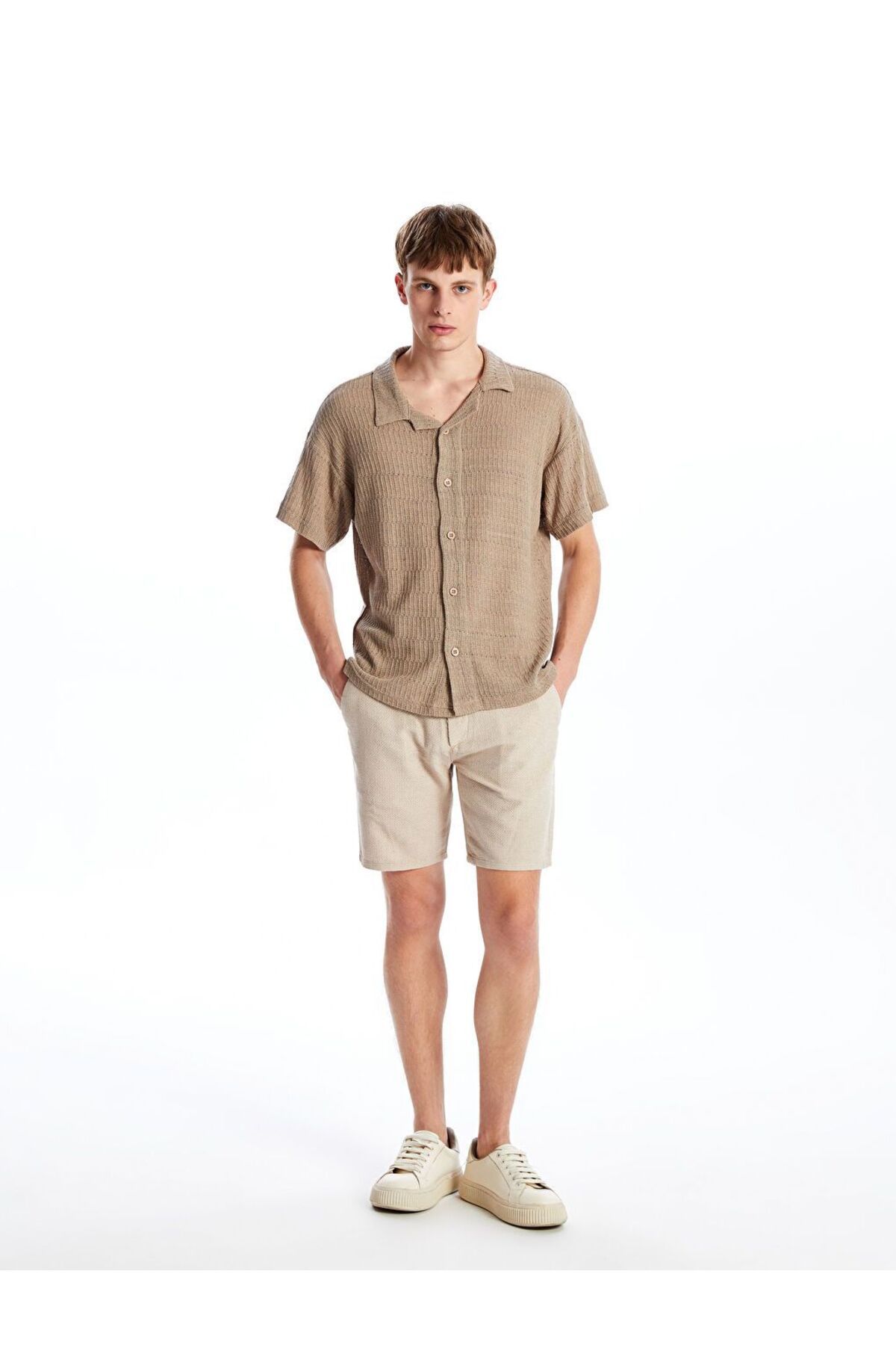LC Waikiki Bej Slim Fit Erkek Şort