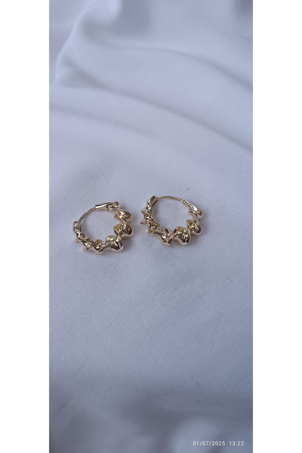 ARİ TAKI Gold burgu çelik küpe
