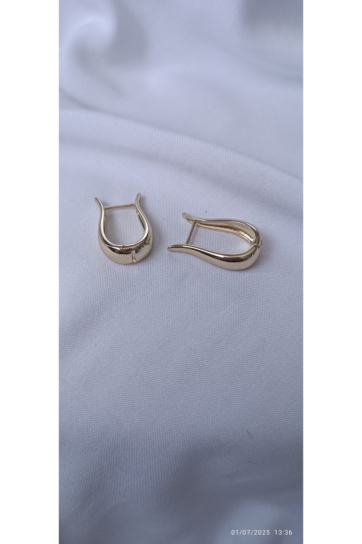 ARİ TAKI Lale model Gold çelik küpe