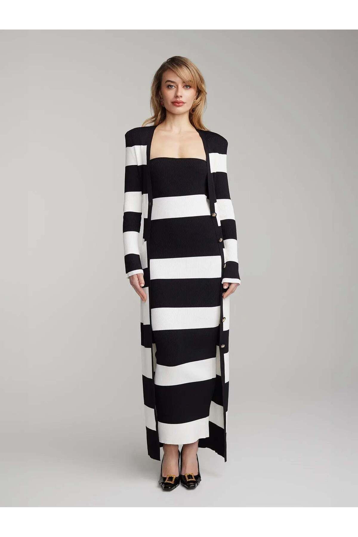 American Rag Cie Timeless Elegance: Kacie Knit Cardigan ile Şıklığı Yakalayın