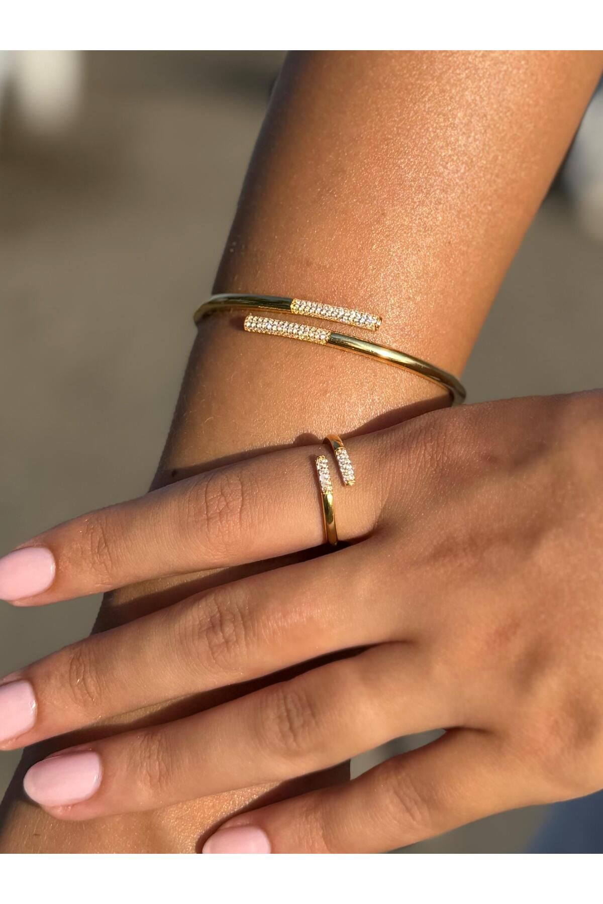 Glowique Design 925 Ayar Gold Taşlı Kelepçe Bilezik Yüzük Set