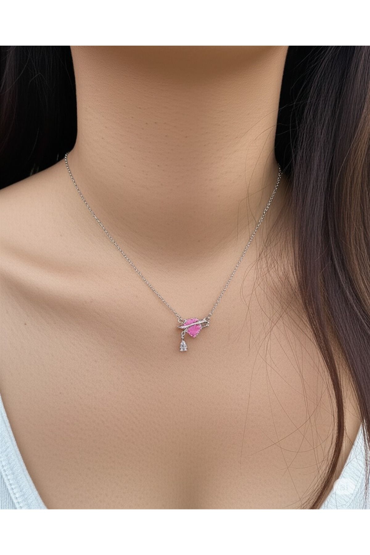 FAMEMUS ACCESSORY Pembe Kalp Taşlı Gümüş Renkli Zarif Kolye