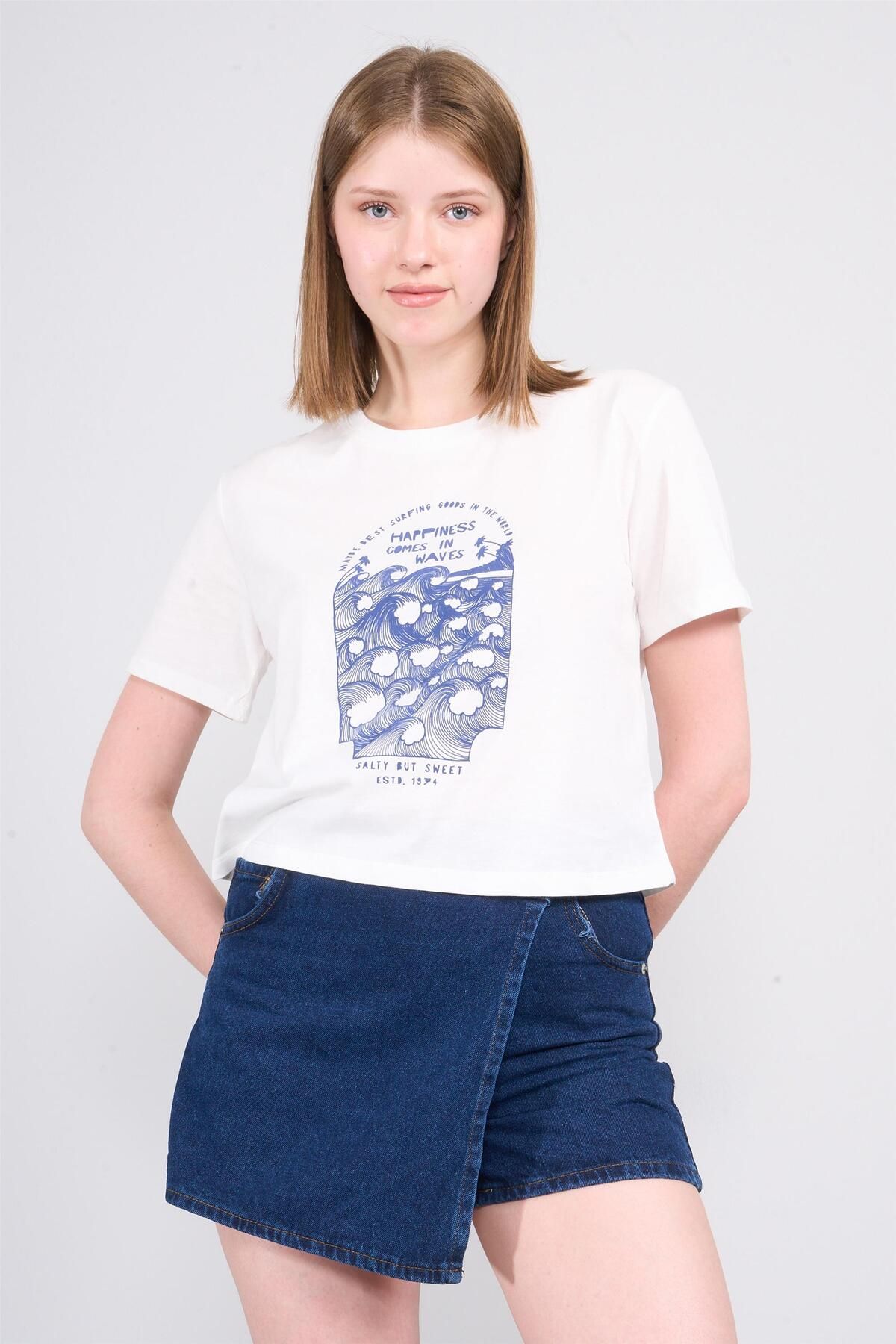 FİTHİT Çetinkaya Fithit 8358 Bisiklet Yaka 30/1 Penye Baskılı Crop T-shirt Krem