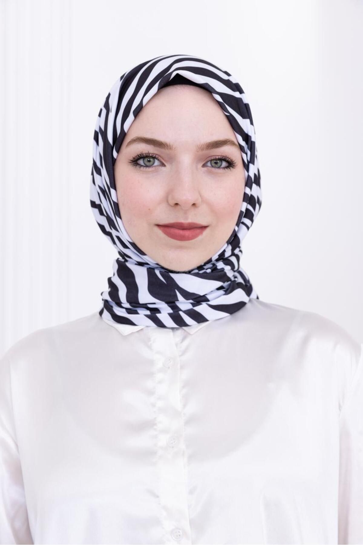 SAYRA Shawl Zebra Desenli Kadın Çıtçıtlı Şal