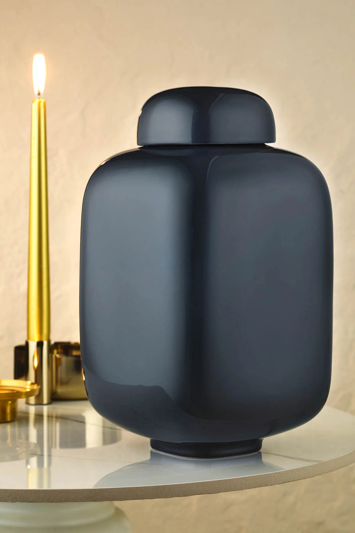 Kütahya Porselen Modern 29 Cm.Kapaklı Vazo Reaktıf Sır Lacıvert